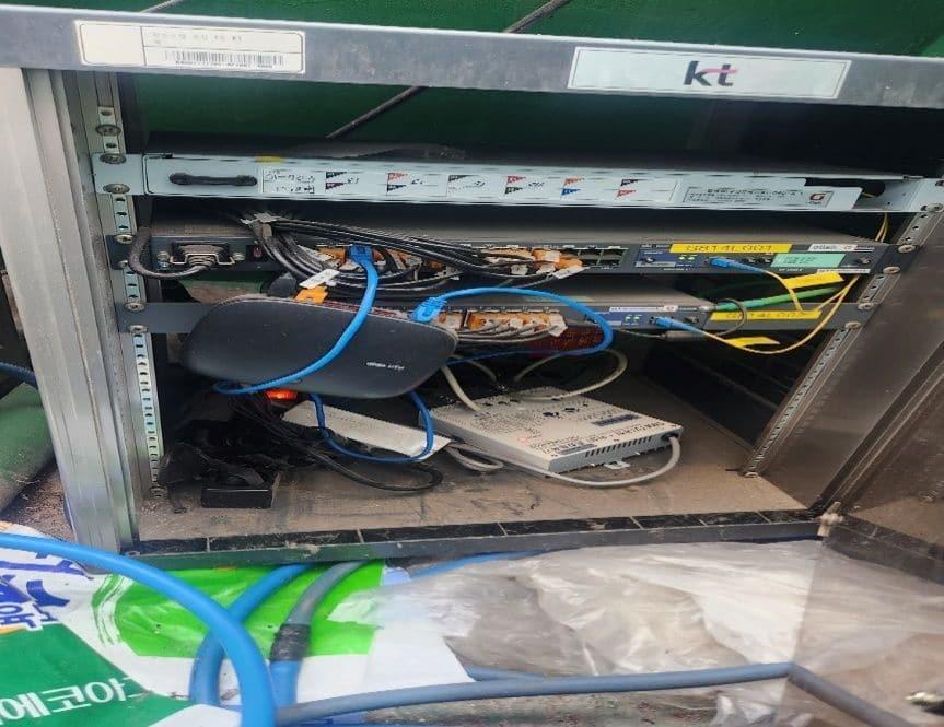공사 후 위칸에 고정한 스위치와 객실 선